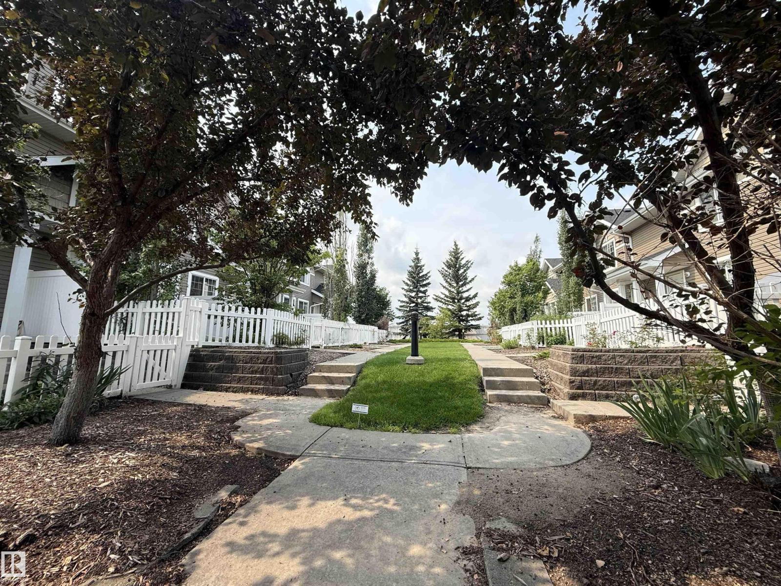#8 3075 Trelle Cr Nw Property Photo 4