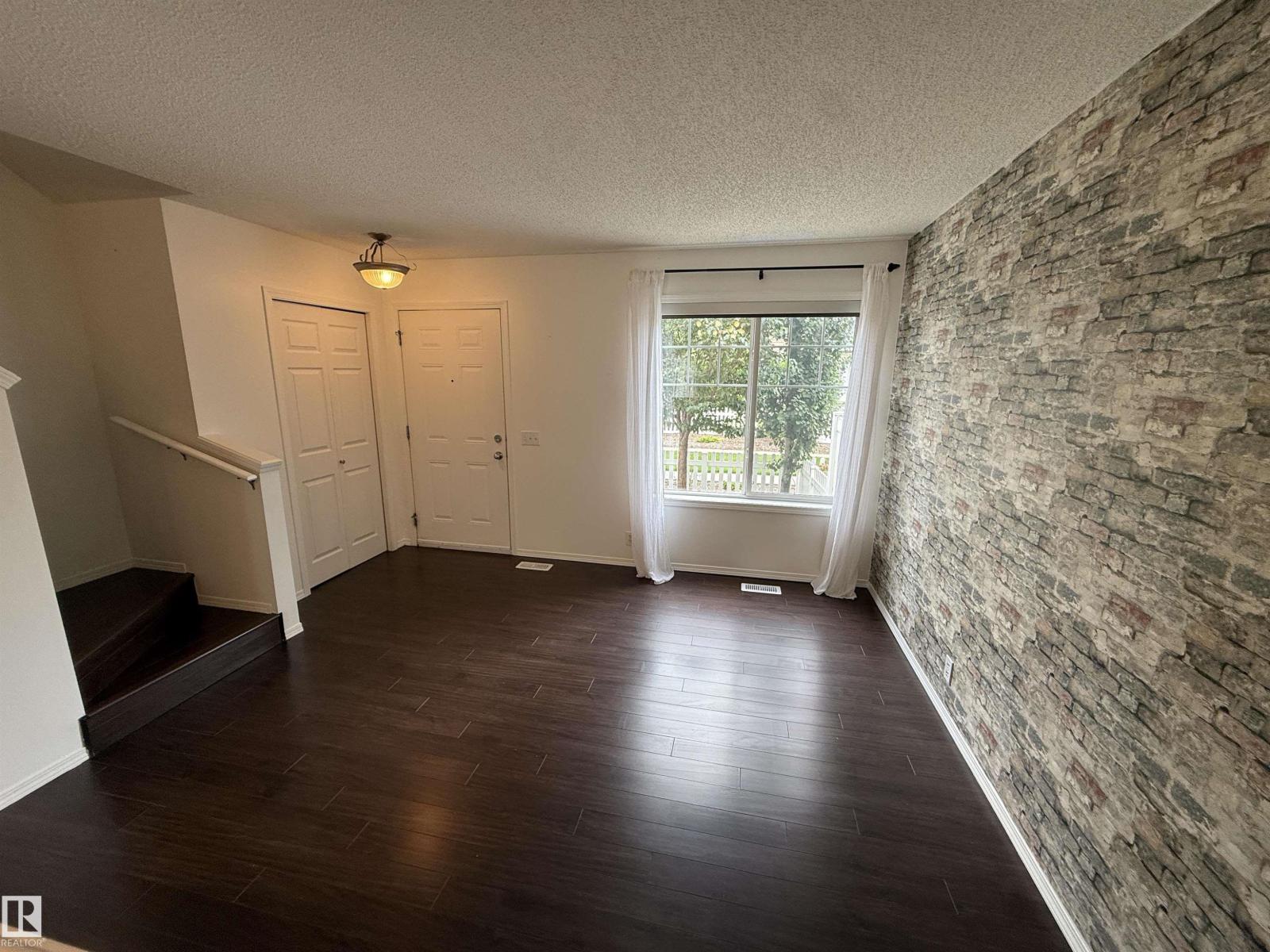 #8 3075 Trelle Cr Nw Property Photo 11