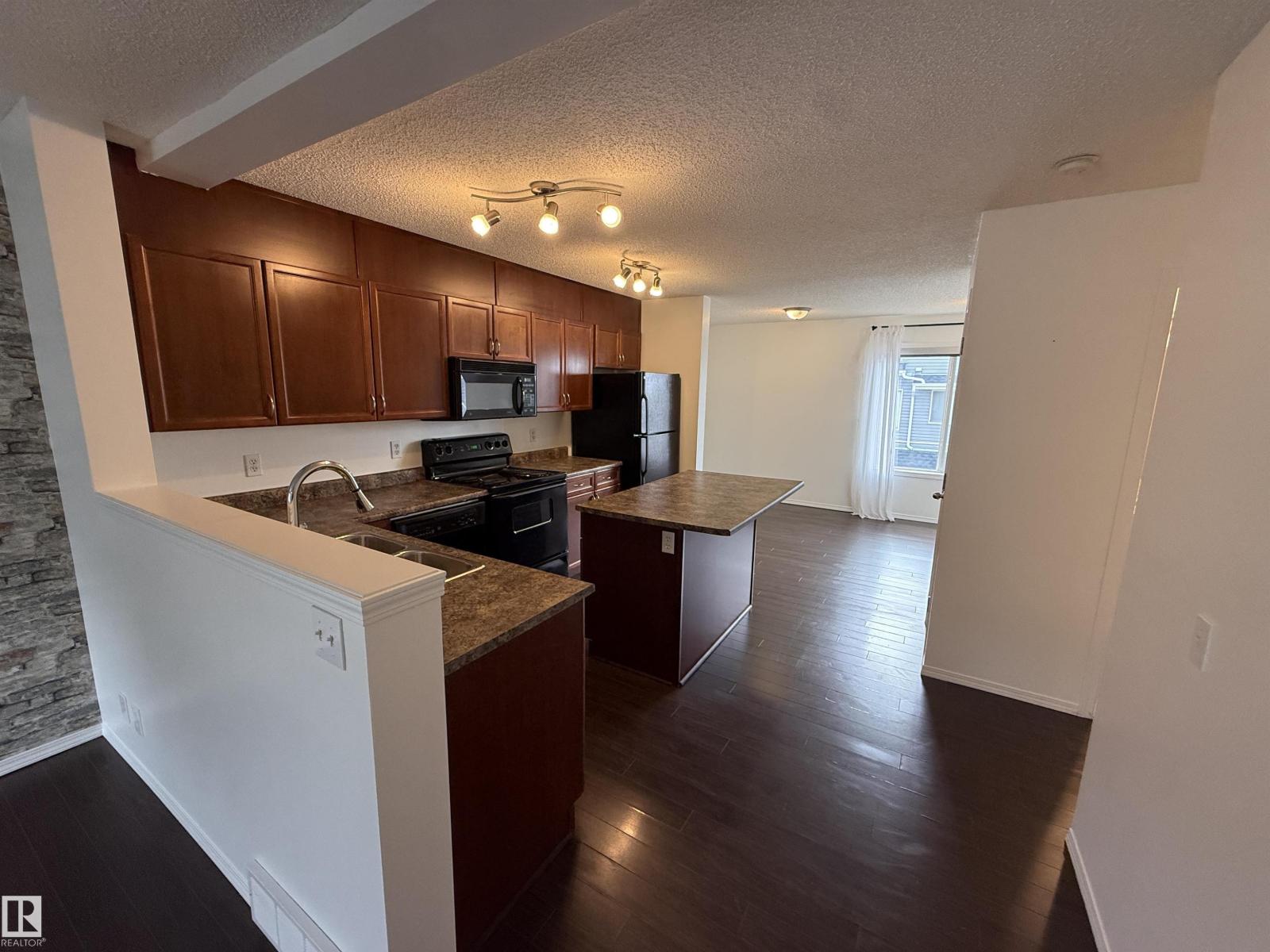 #8 3075 Trelle Cr Nw Property Photo 14