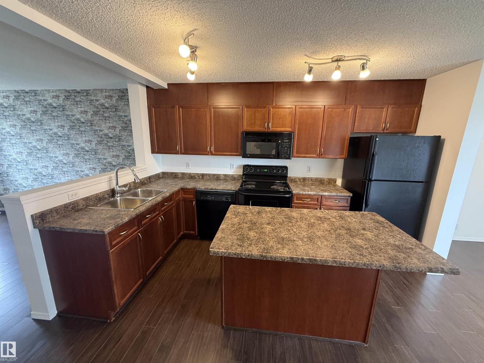 #8 3075 Trelle Cr Nw Property Photo 16