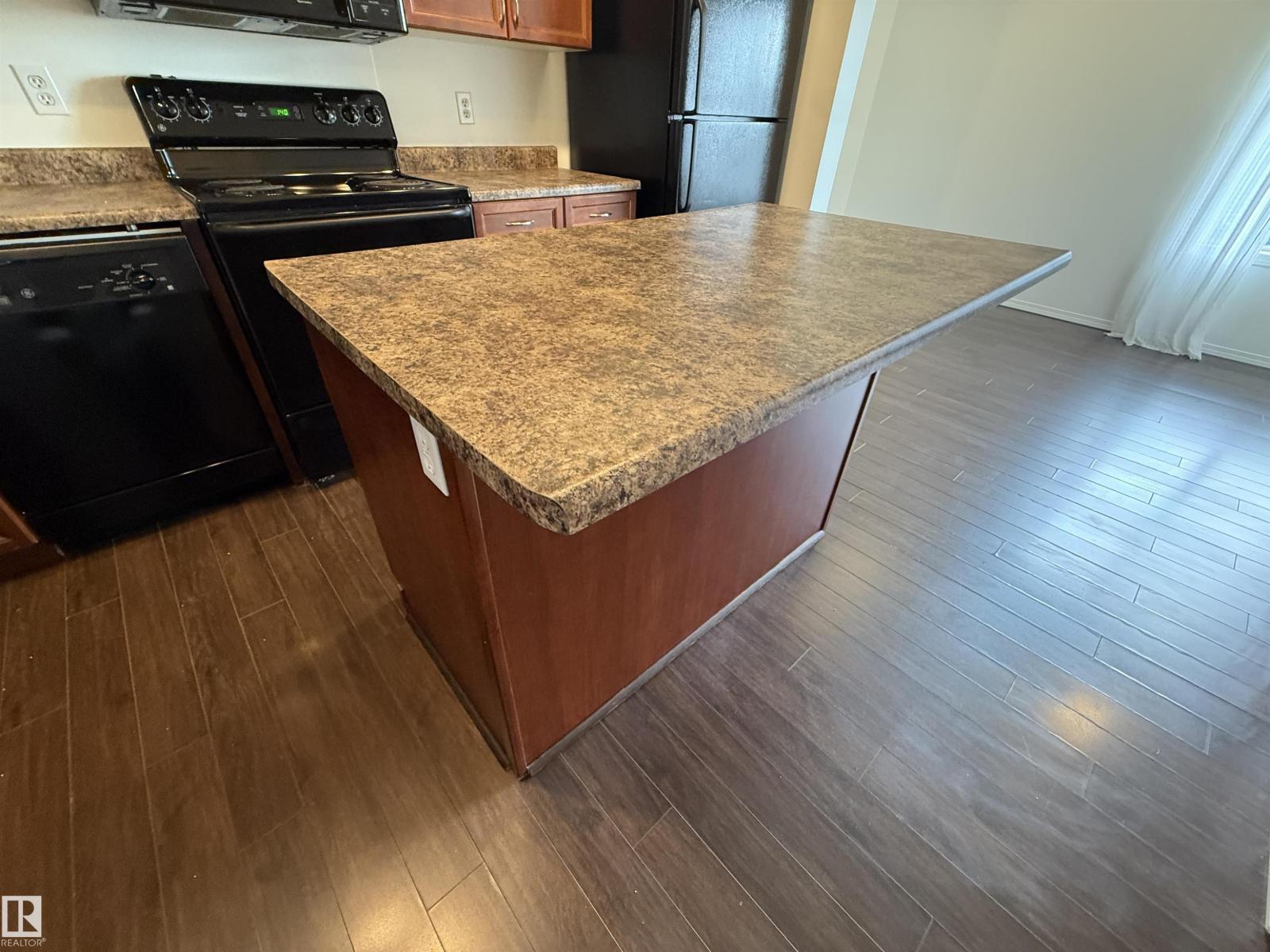 #8 3075 Trelle Cr Nw Property Photo 19