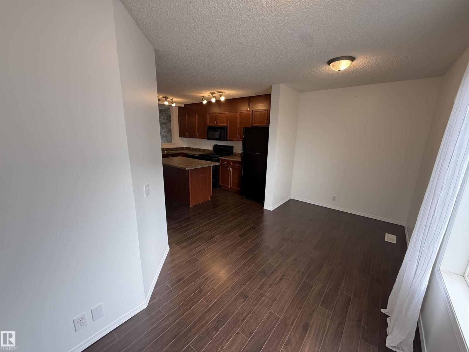 #8 3075 Trelle Cr Nw Property Photo 22