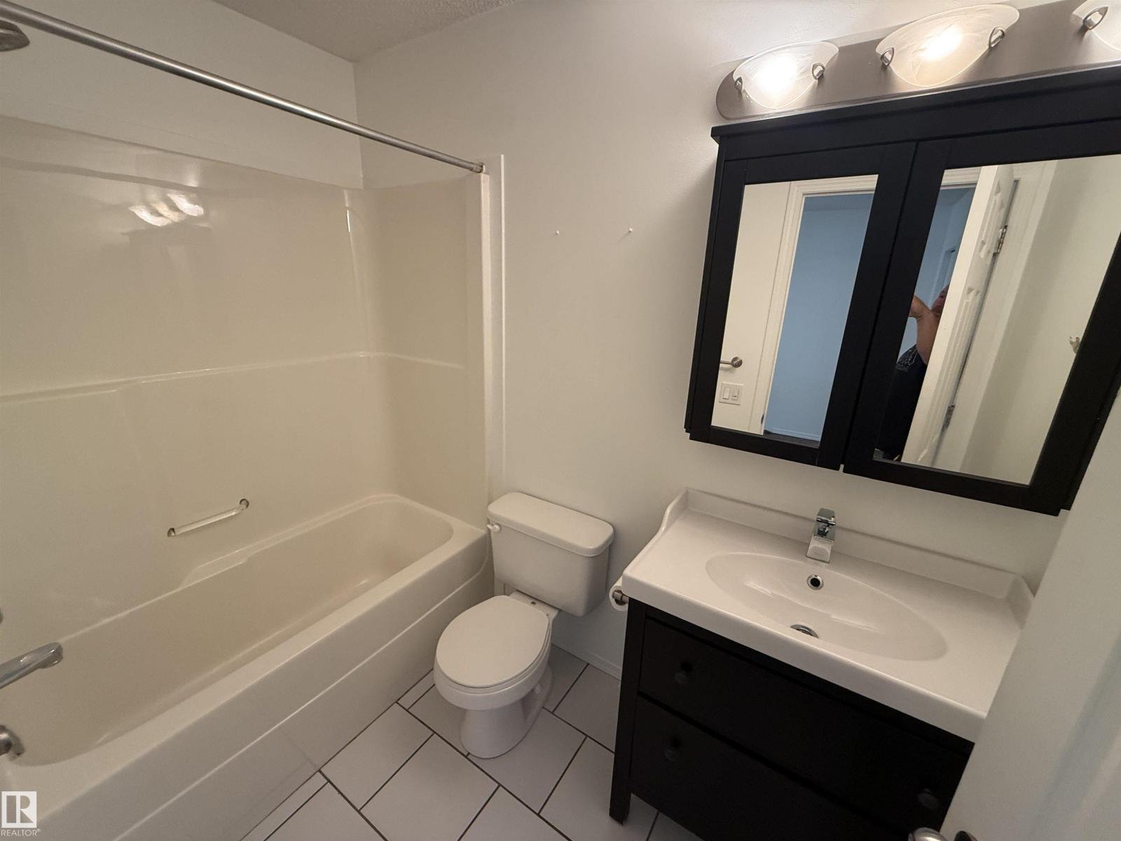 #8 3075 Trelle Cr Nw Property Photo 32