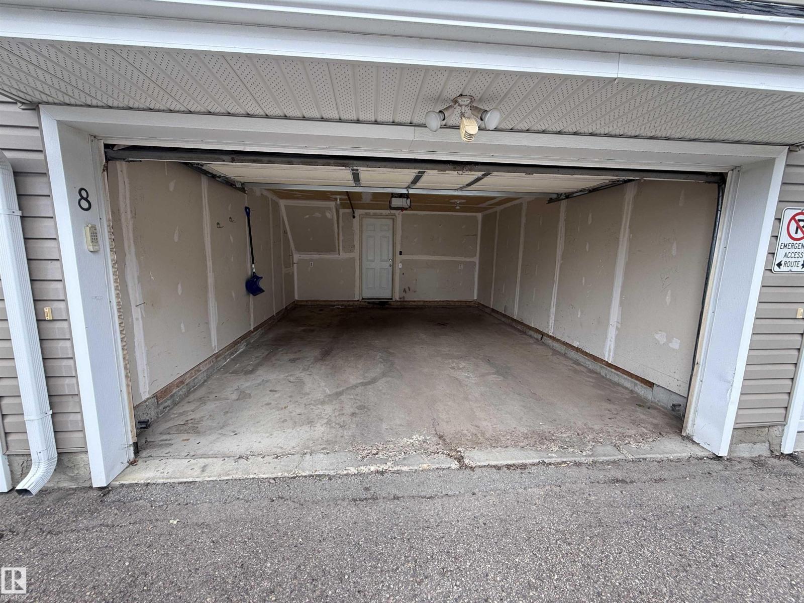 #8 3075 Trelle Cr Nw Property Photo 43