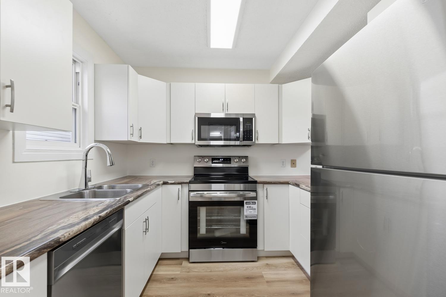 10475 24 Av Nw Property Photo 3