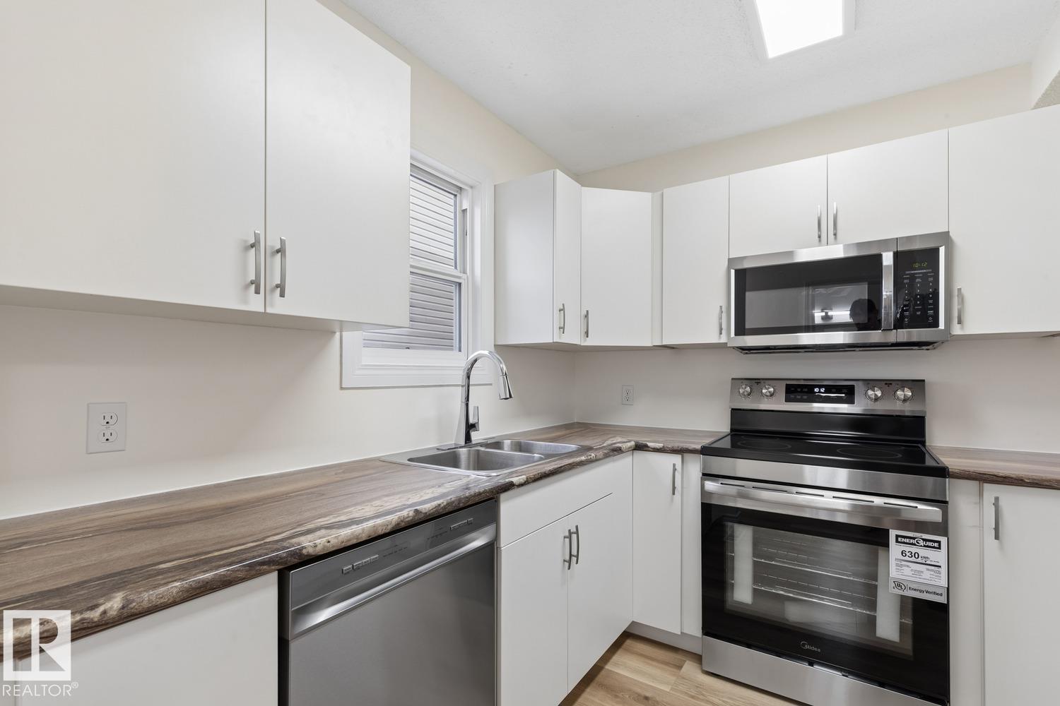 10475 24 Av Nw Property Photo 4
