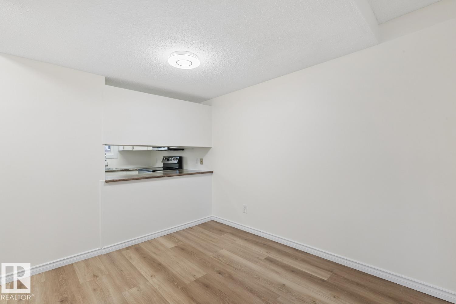 10475 24 Av Nw Property Photo 7