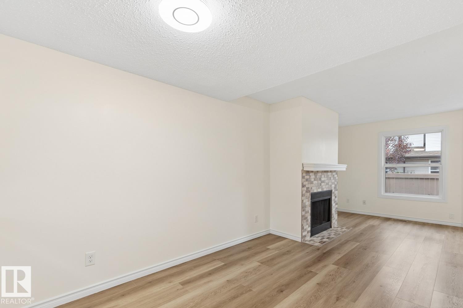 10475 24 Av Nw Property Photo 10