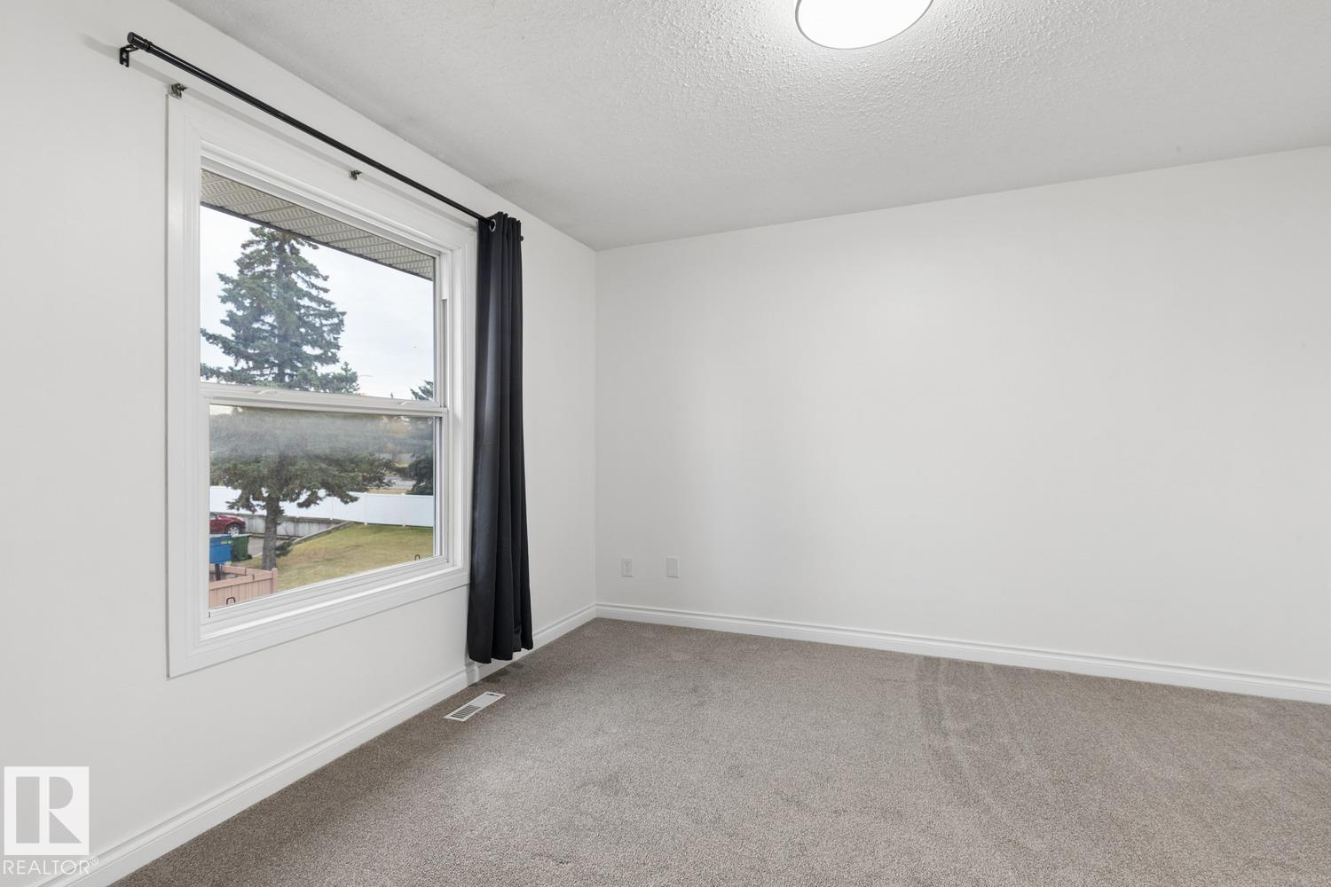 10475 24 Av Nw Property Photo 20