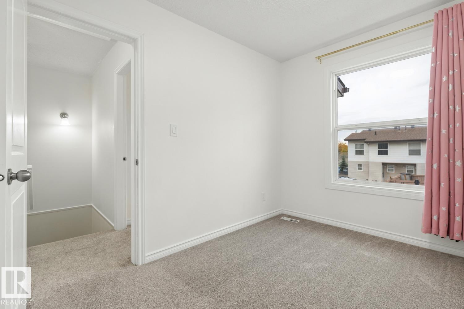 10475 24 Av Nw Property Photo 22