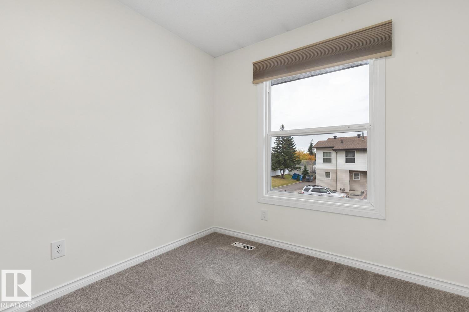 10475 24 Av Nw Property Photo 24