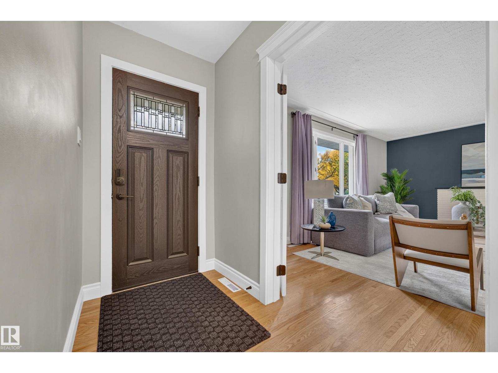 10224 82 St Nw Property Photo 5