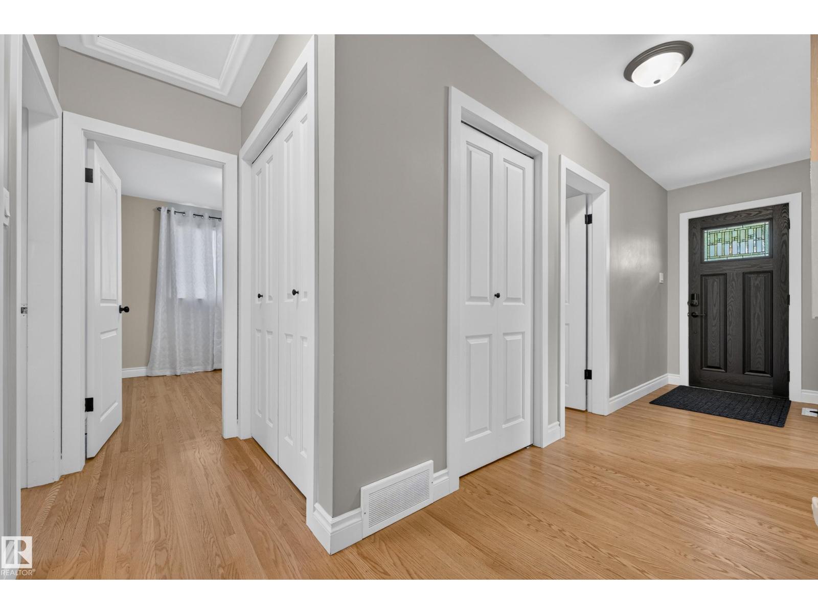 10224 82 St Nw Property Photo 7
