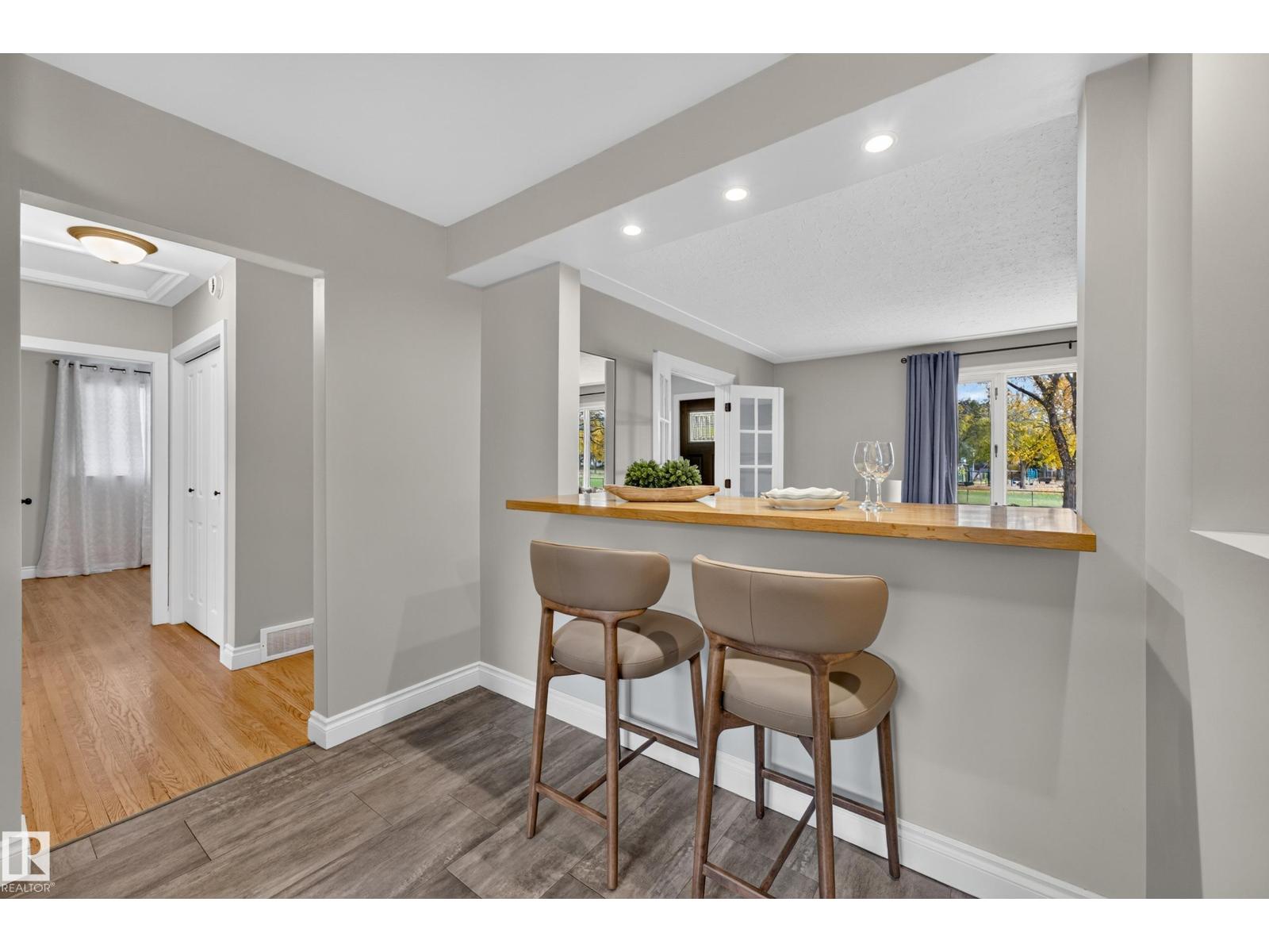 10224 82 St Nw Property Photo 14