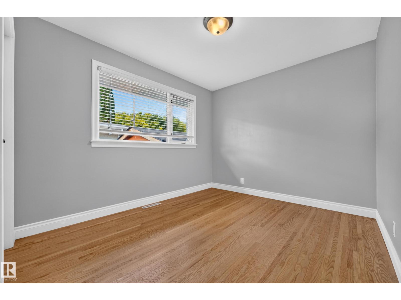 10224 82 St Nw Property Photo 28