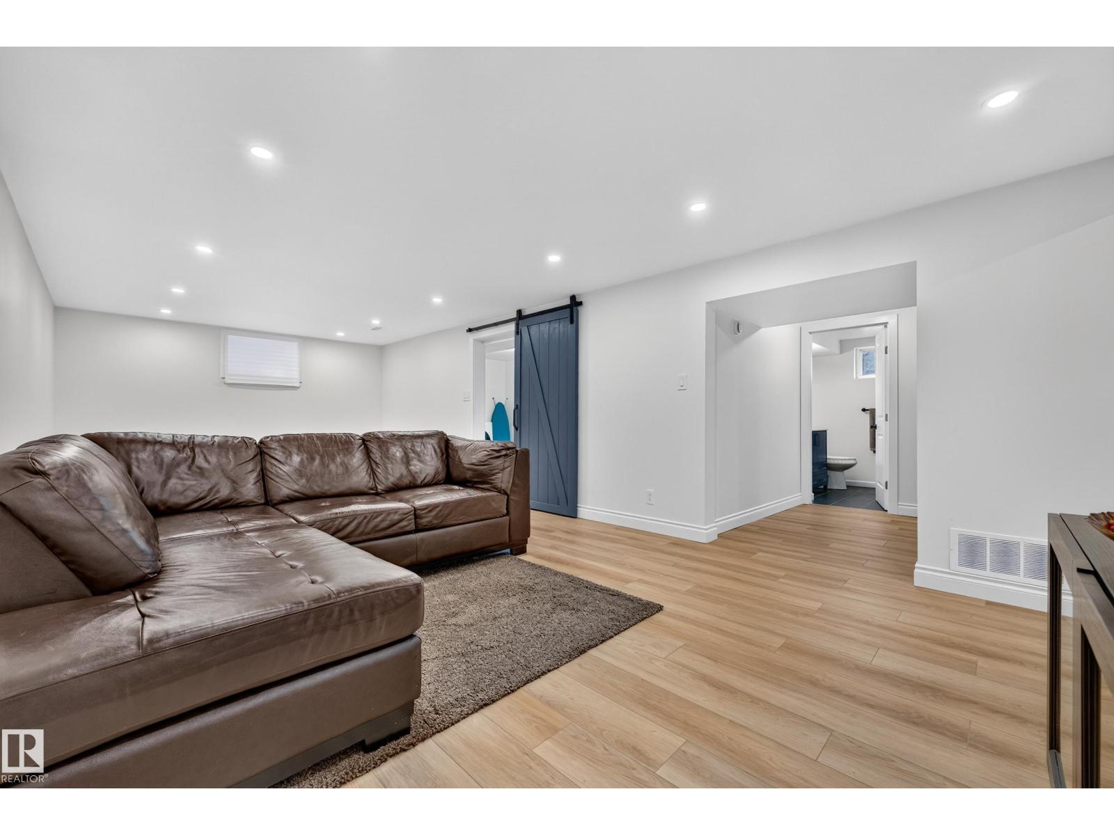 10224 82 St Nw Property Photo 37