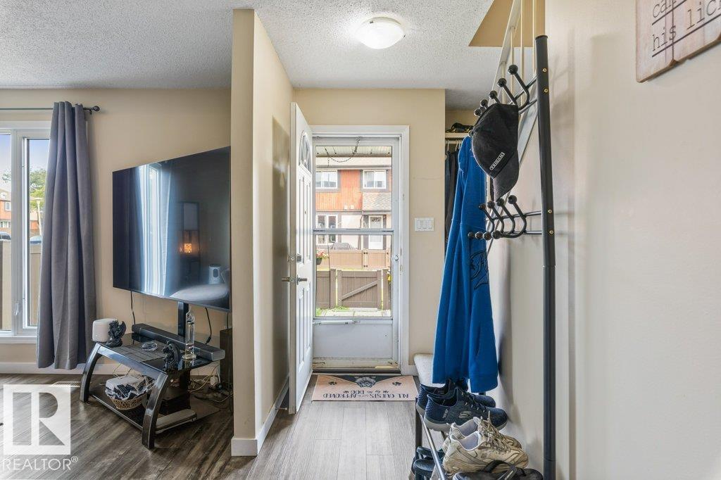 8306 182 St Nw Property Photo 5