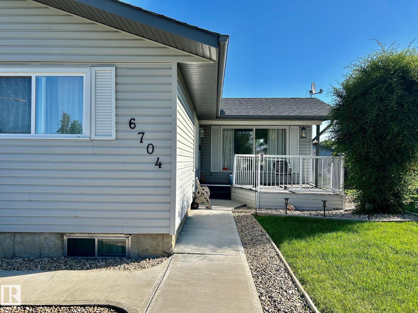 6704 152a Av Nw Property Photo 2