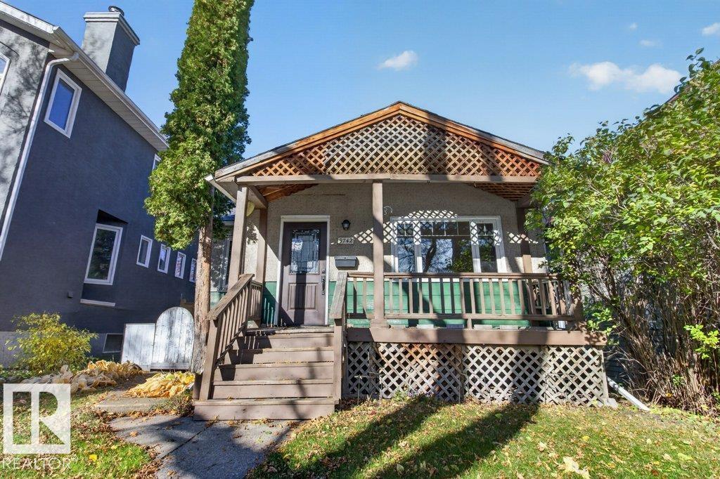 9742 88 Av Nw Property Photo 3