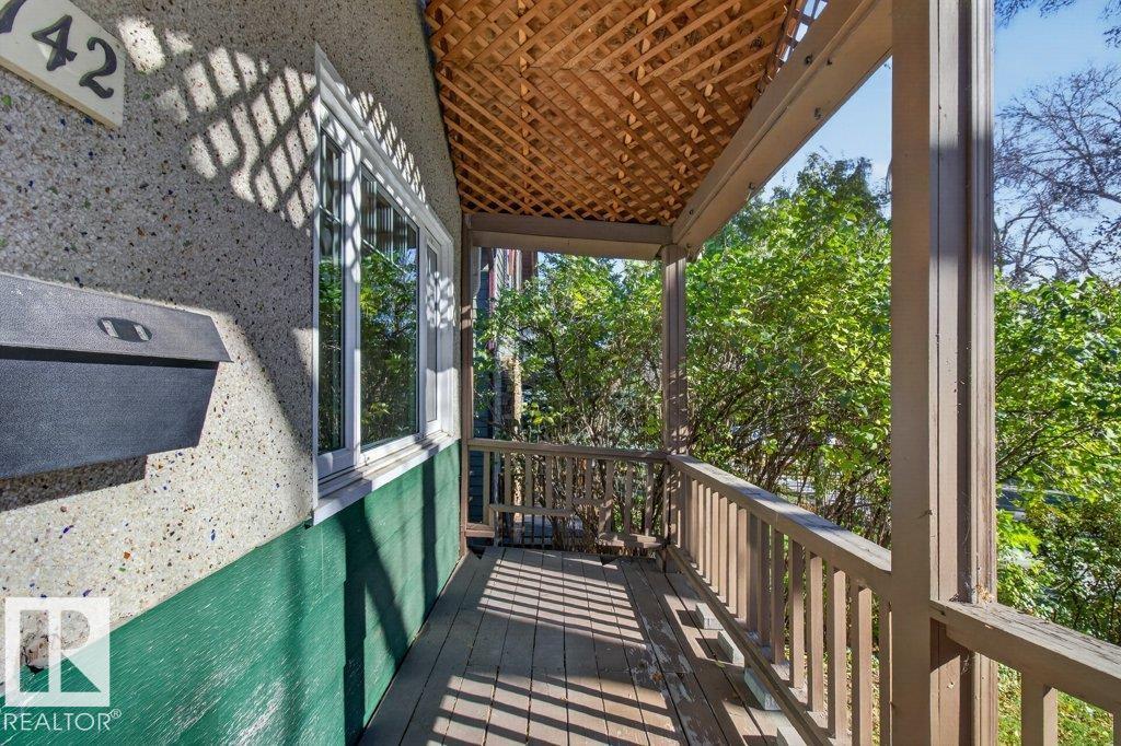 9742 88 Av Nw Property Photo 4