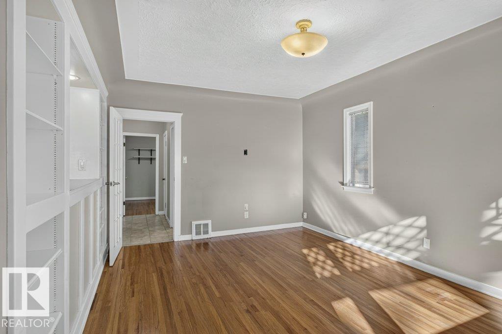9742 88 Av Nw Property Photo 5