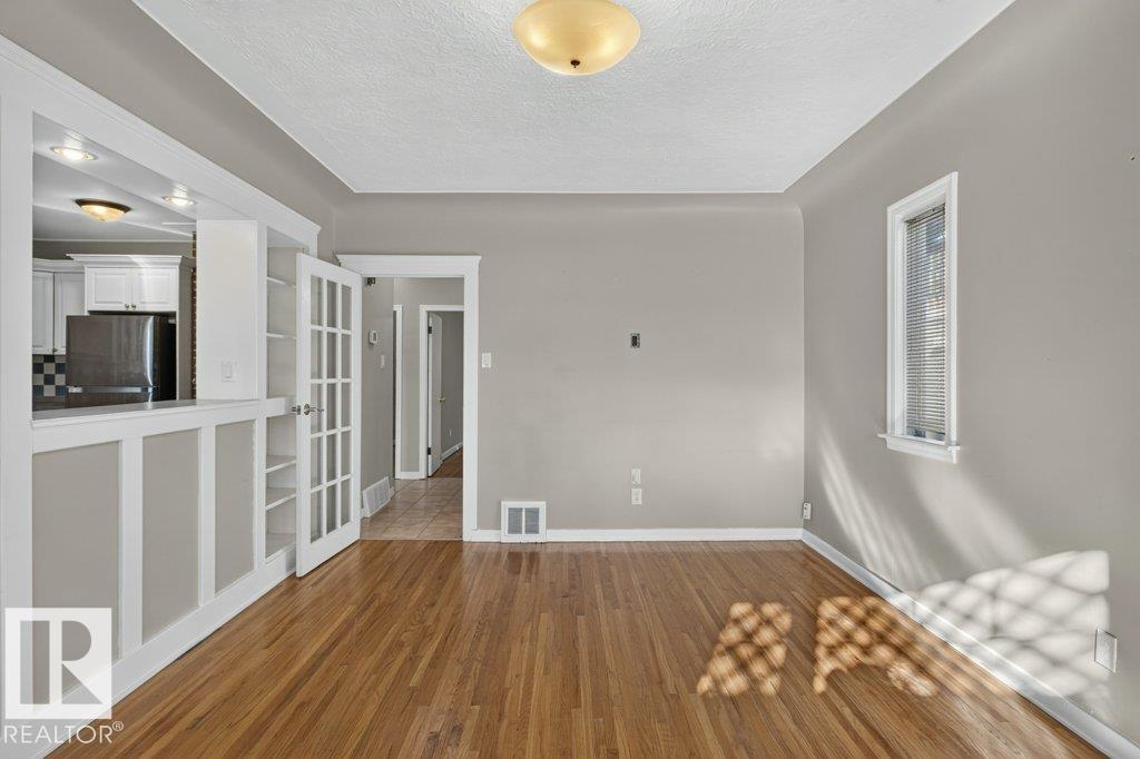 9742 88 Av Nw Property Photo 6