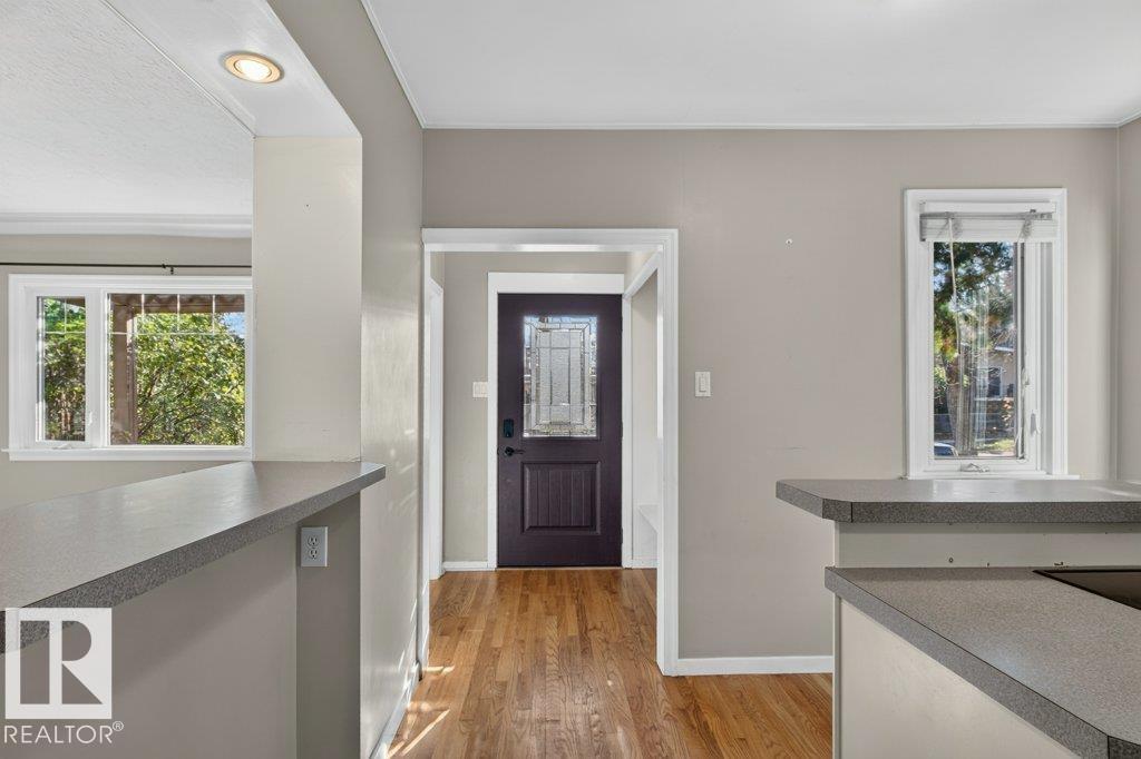 9742 88 Av Nw Property Photo 9