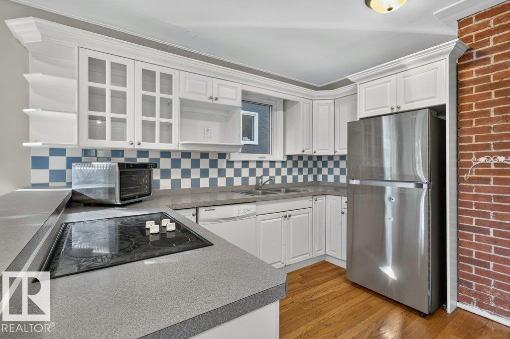 9742 88 Av Nw Property Photo 12