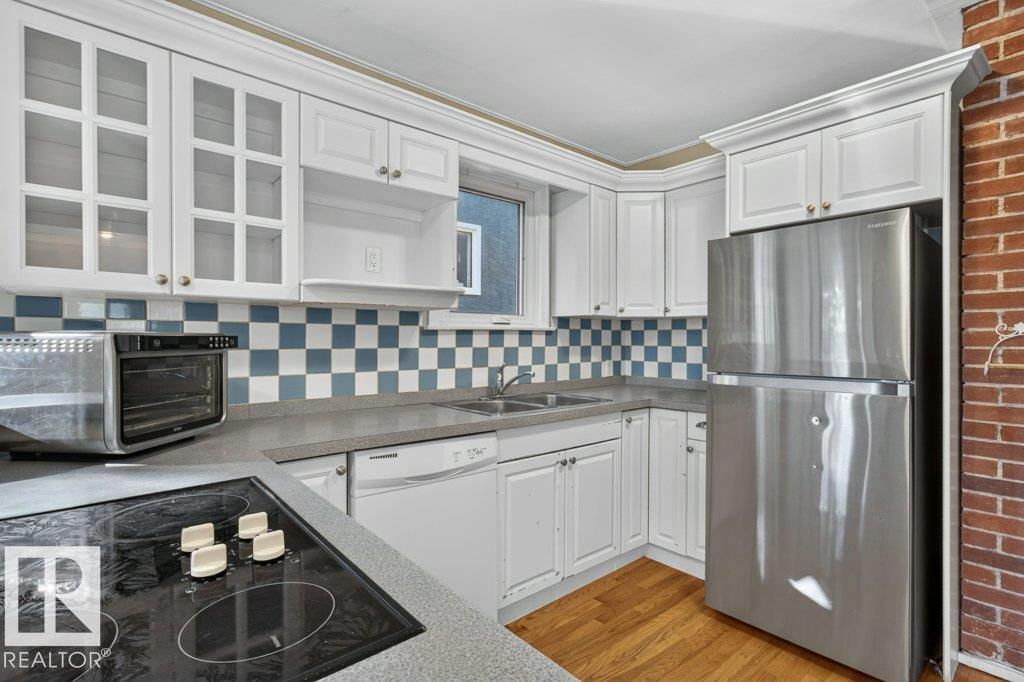9742 88 Av Nw Property Photo 13
