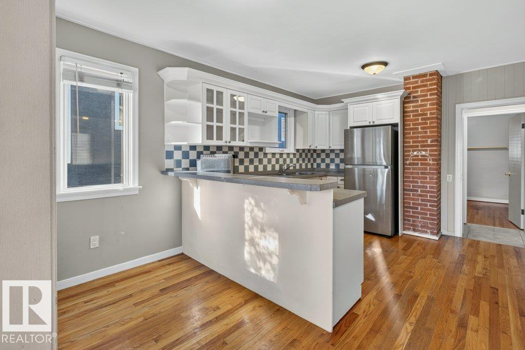 9742 88 Av Nw Property Photo 14