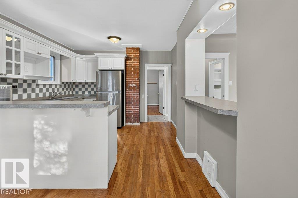 9742 88 Av Nw Property Photo 15