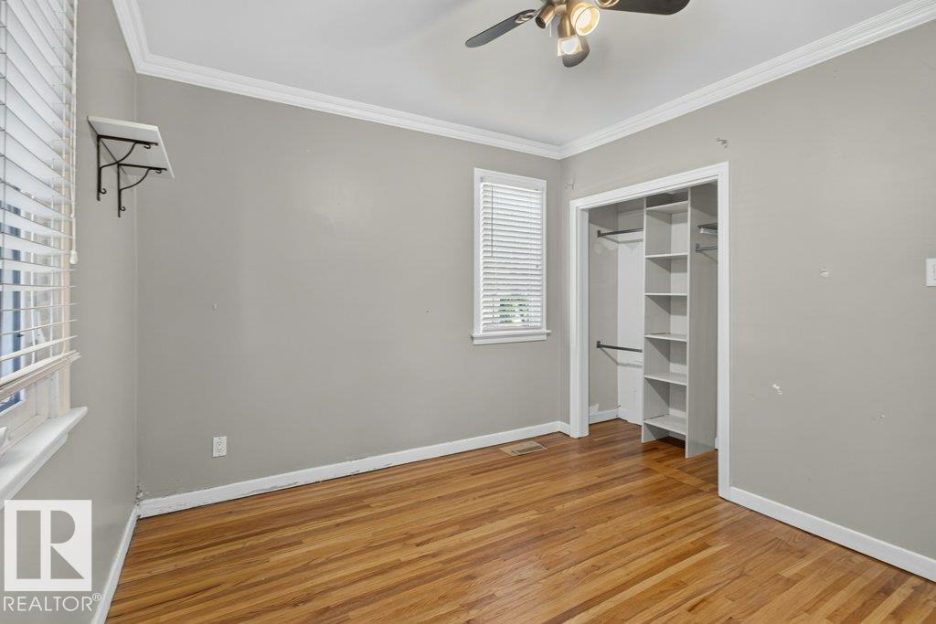 9742 88 Av Nw Property Photo 21