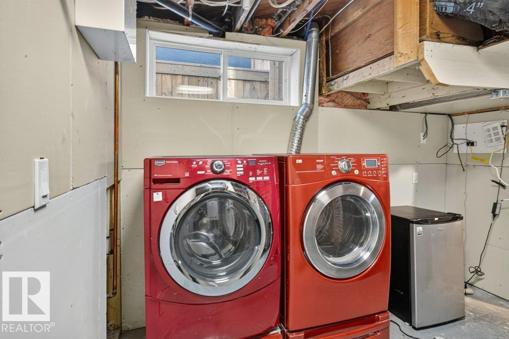 9742 88 Av Nw Property Photo 26
