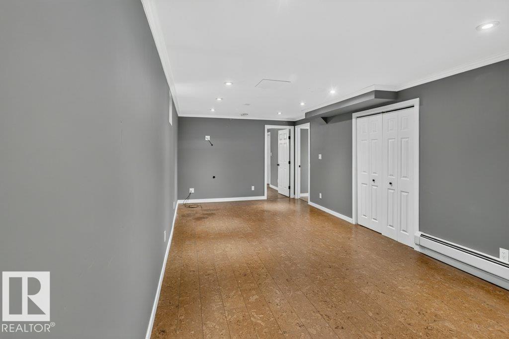 9742 88 Av Nw Property Photo 29