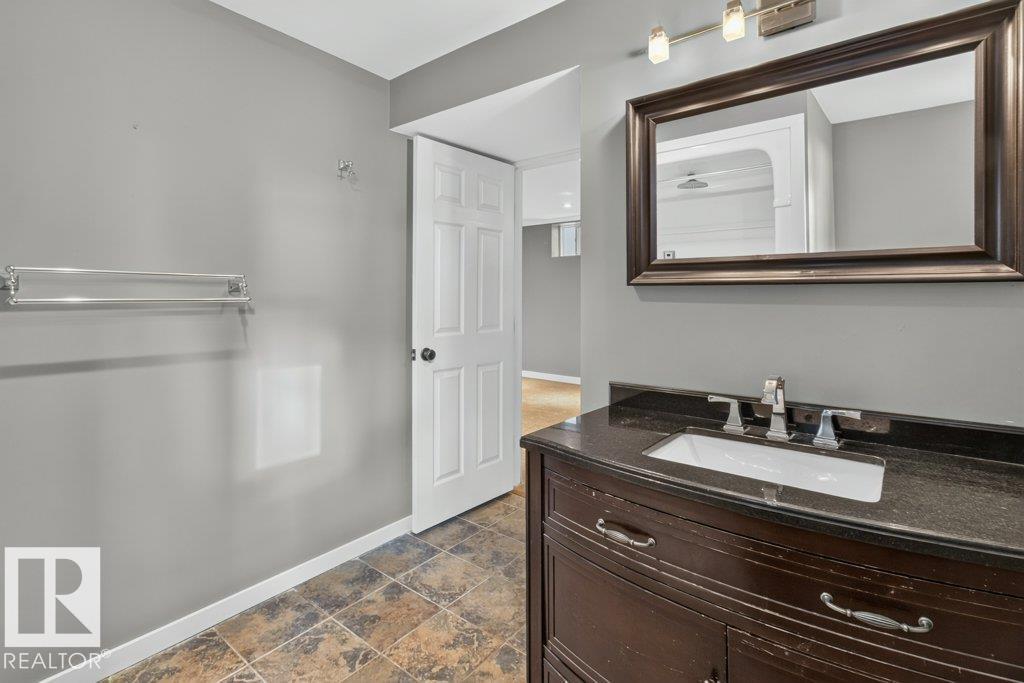 9742 88 Av Nw Property Photo 35