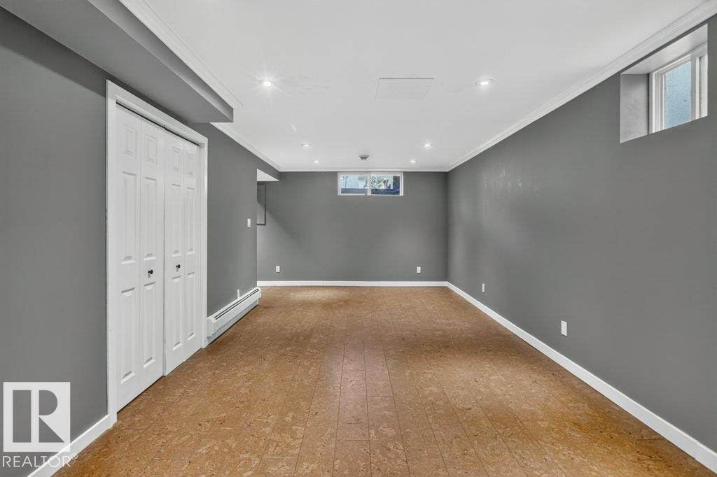 9742 88 Av Nw Property Photo 36