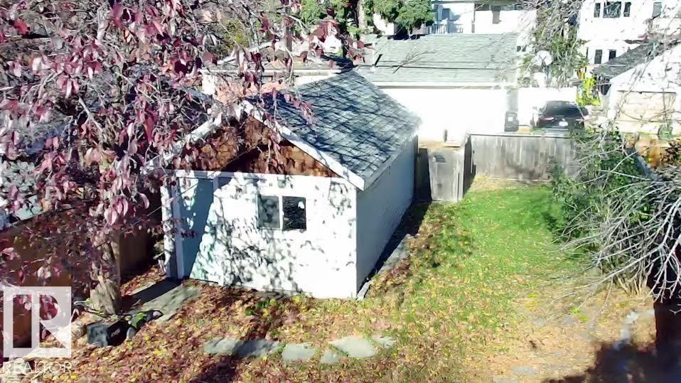 9742 88 Av Nw Property Photo 37