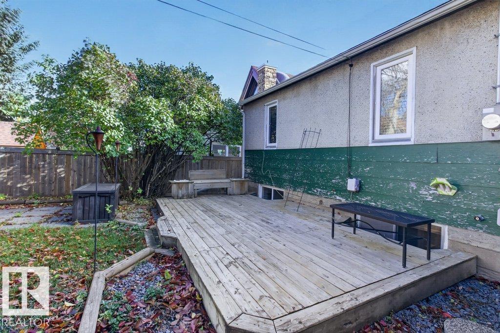 9742 88 Av Nw Property Photo 40