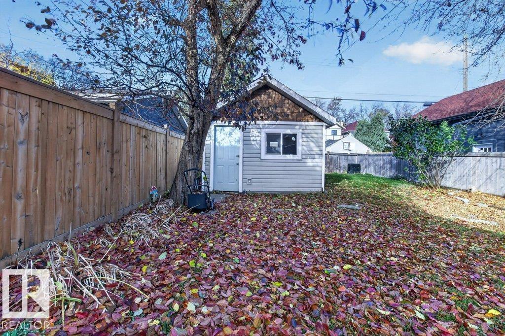 9742 88 Av Nw Property Photo 41