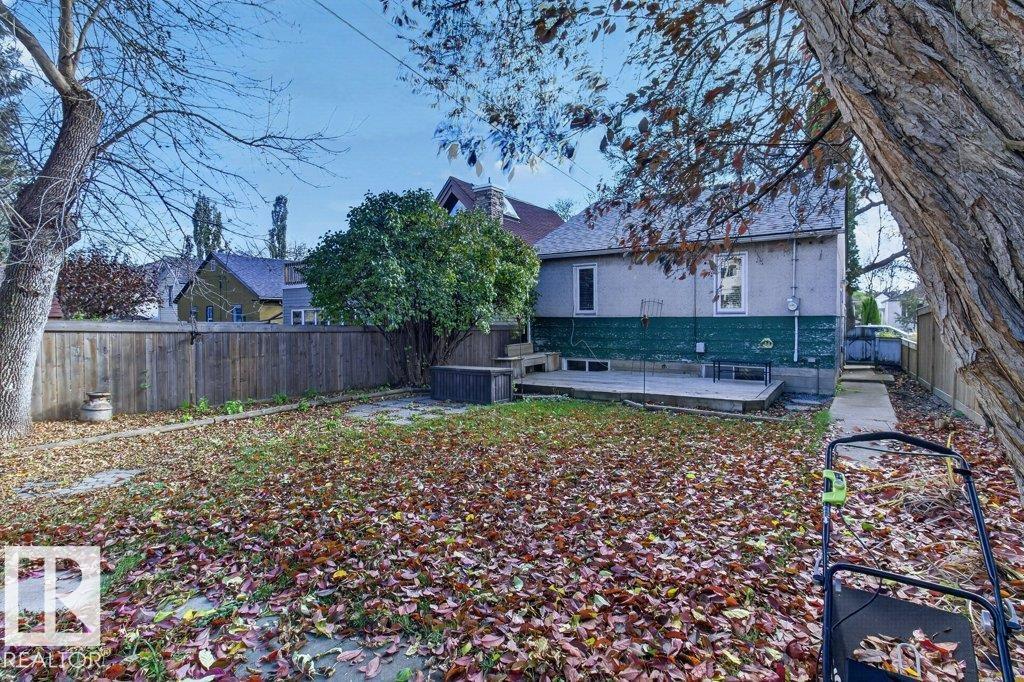 9742 88 Av Nw Property Photo 47