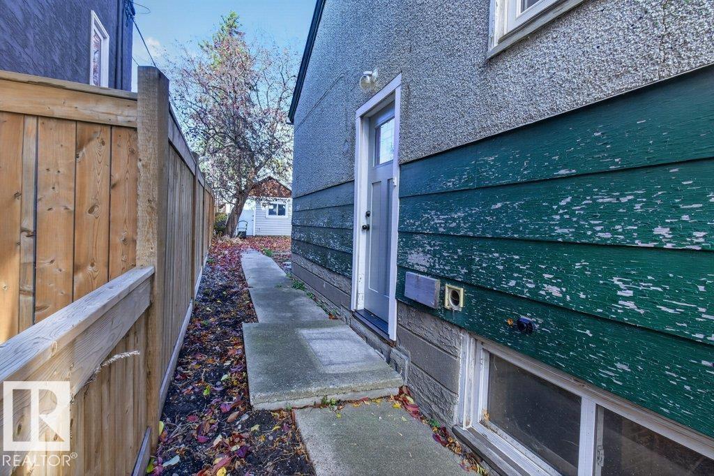 9742 88 Av Nw Property Photo 48