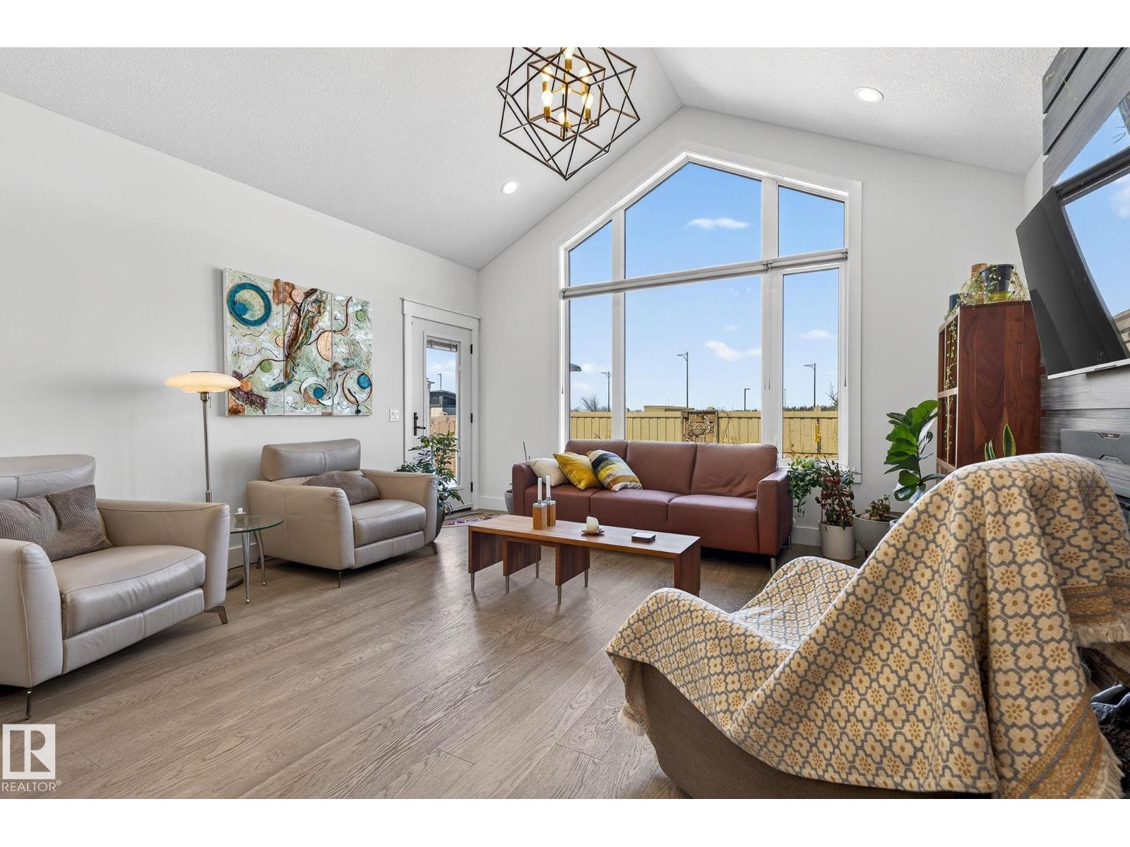 45 Evermore Cr Property Photo 3