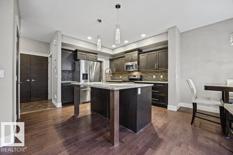 7627 181 Av Nw Property Photo 6