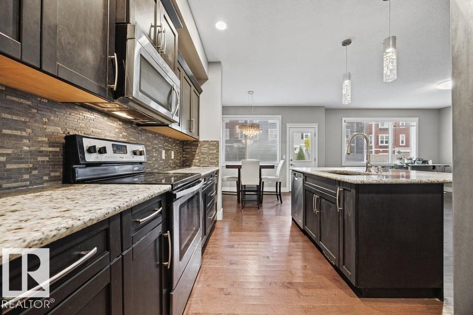 7627 181 Av Nw Property Photo 9