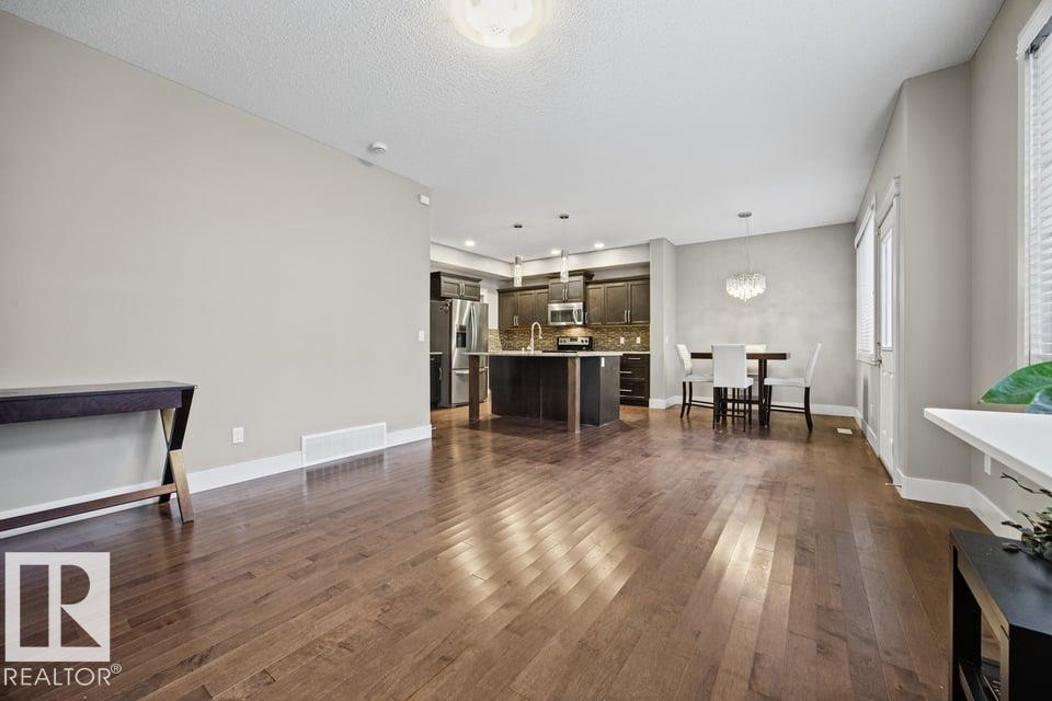 7627 181 Av Nw Property Photo 12