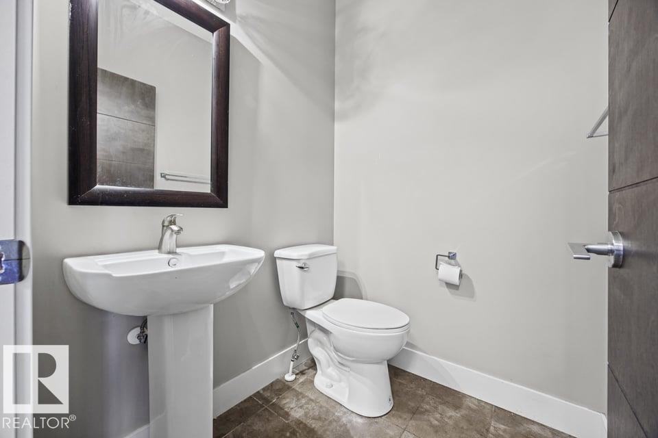 7627 181 Av Nw Property Photo 15