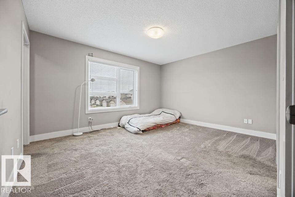 7627 181 Av Nw Property Photo 17
