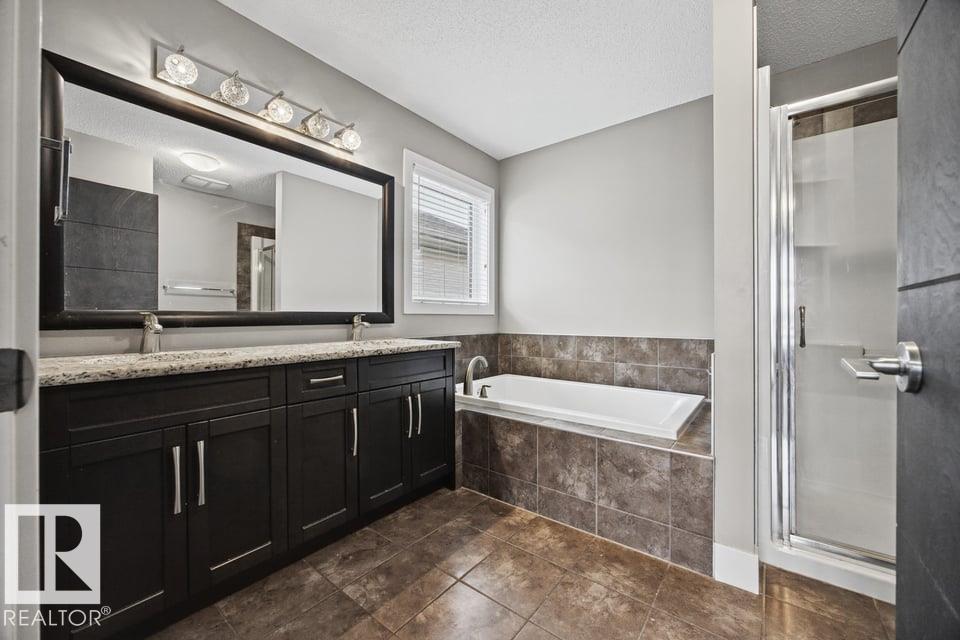 7627 181 Av Nw Property Photo 20