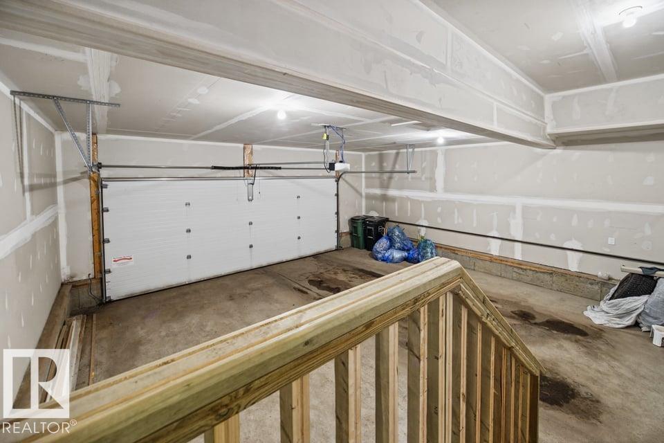 7627 181 Av Nw Property Photo 34
