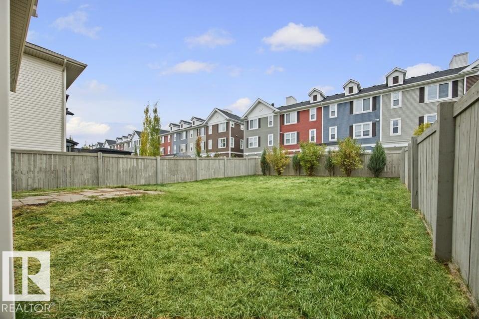 7627 181 Av Nw Property Photo 35